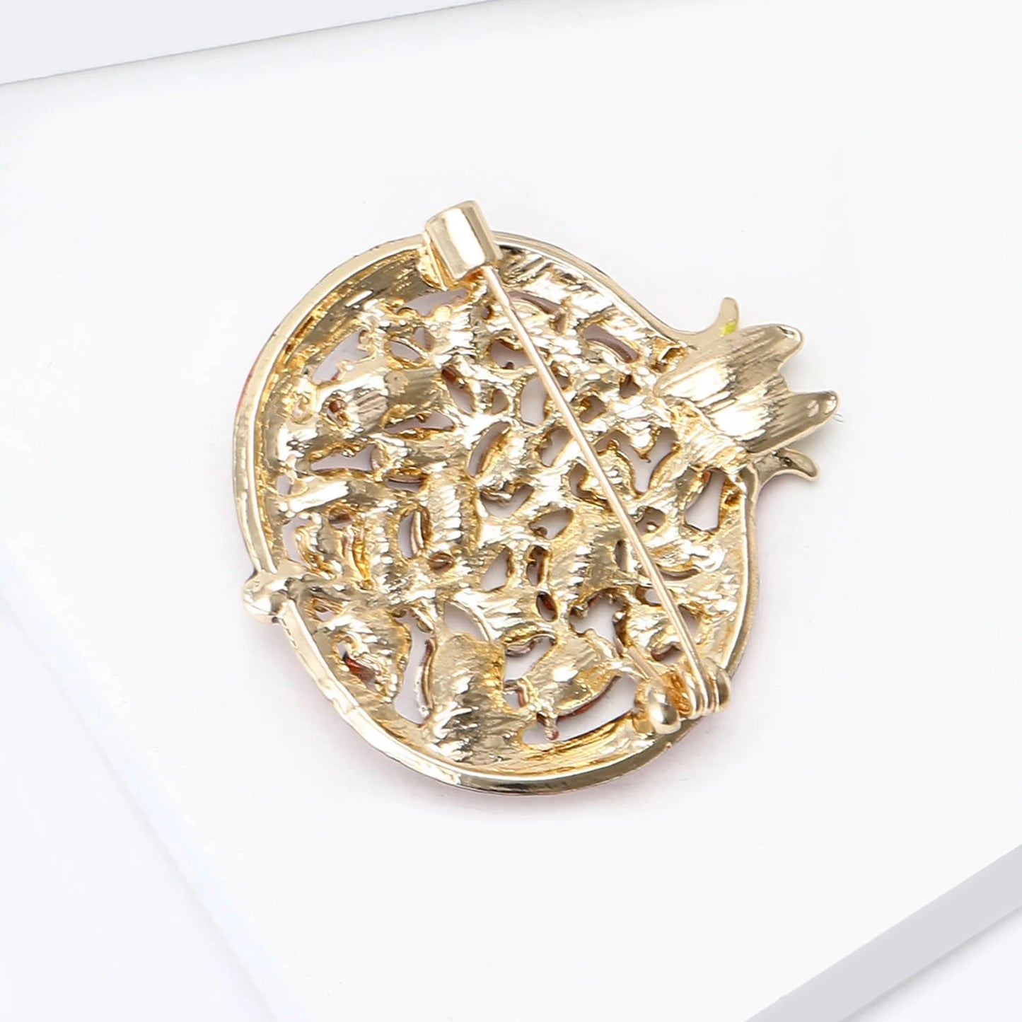 Beaut&Berry Luxury Rhinestone Pomegranate Brooches for Women Enamel Fruit Plant Pins Casual Party Accessories New Gifts Friends