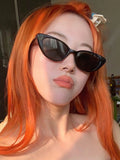 1pair Women’s Retro Narrow Cat Eye Sunglasses - Black Gradient UV Protection Face-Slimming Plastic Eyewear