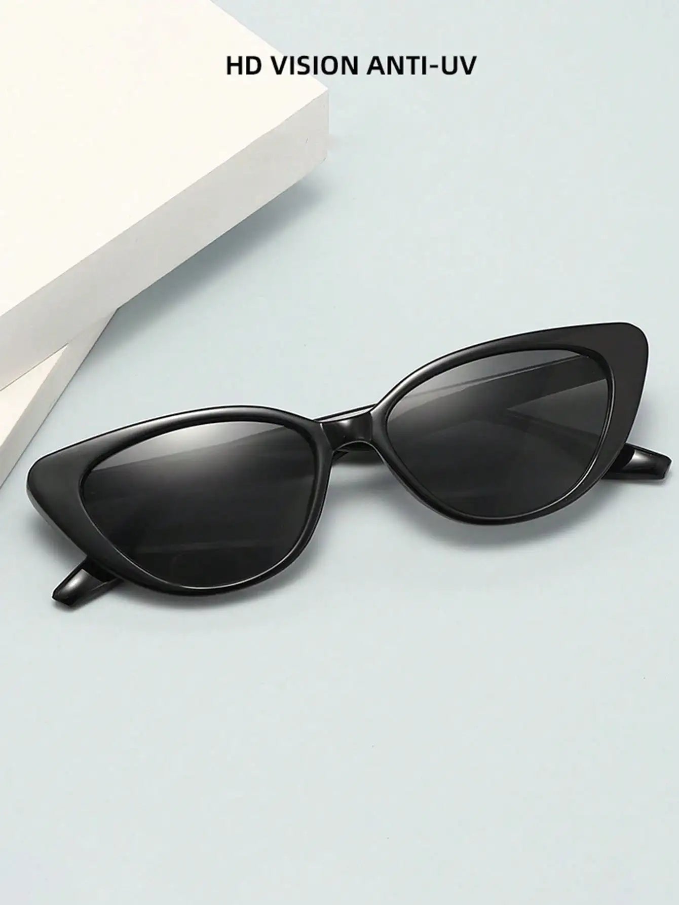 1pair Women’s Retro Narrow Cat Eye Sunglasses - Black Gradient UV Protection Face-Slimming Plastic Eyewear
