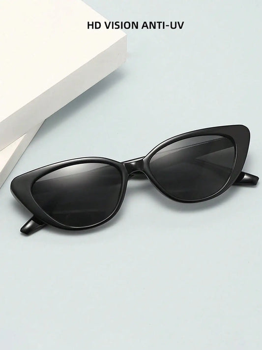1pair Women’s Retro Narrow Cat Eye Sunglasses - Black Gradient UV Protection Face-Slimming Plastic Eyewear